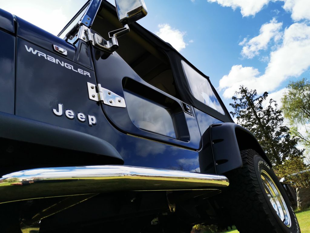 Jeep Halbtür aus GFK Halbtür mit Sichtfenster Donutdoor Wrangler YJ Halbtür